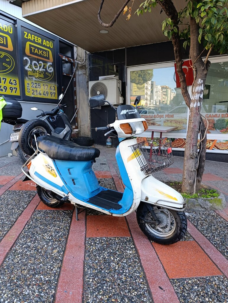 Honda kinetic dx 1999 model - 3