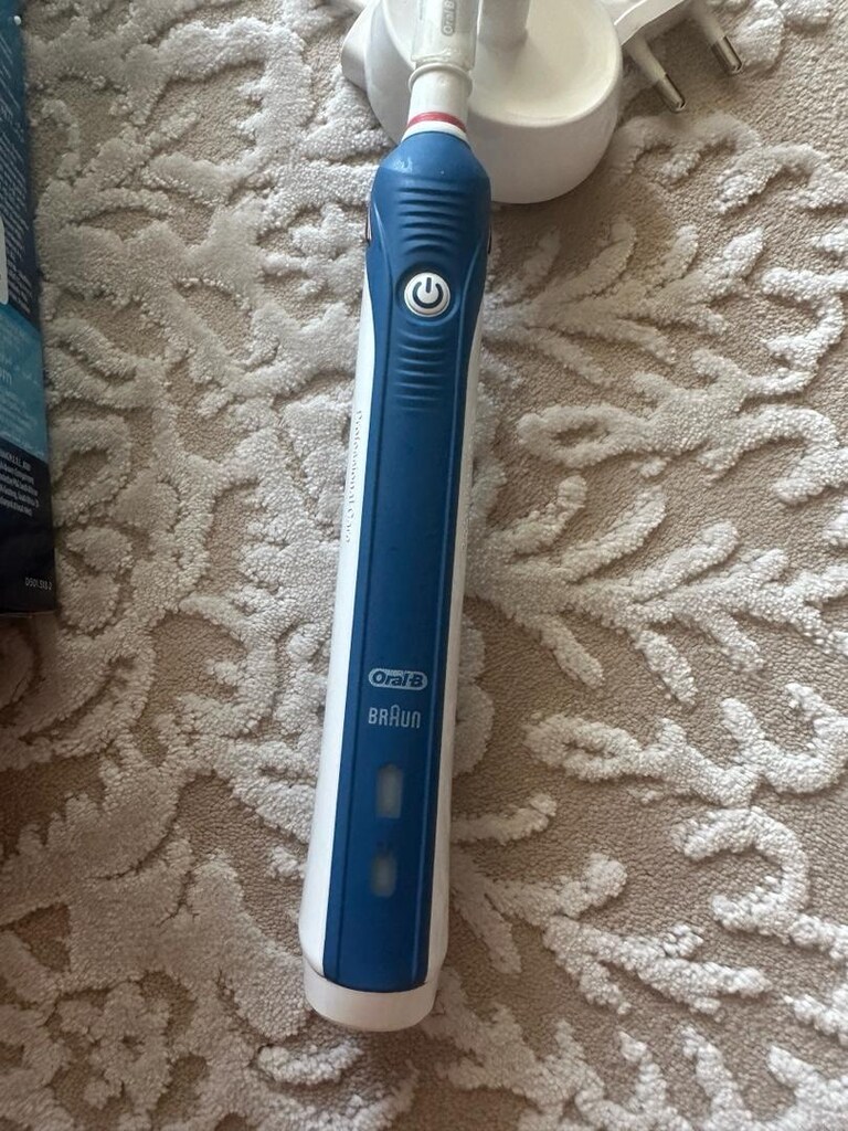 Oral-B Pro 2 2000 şarjlı diş fırçası - 3