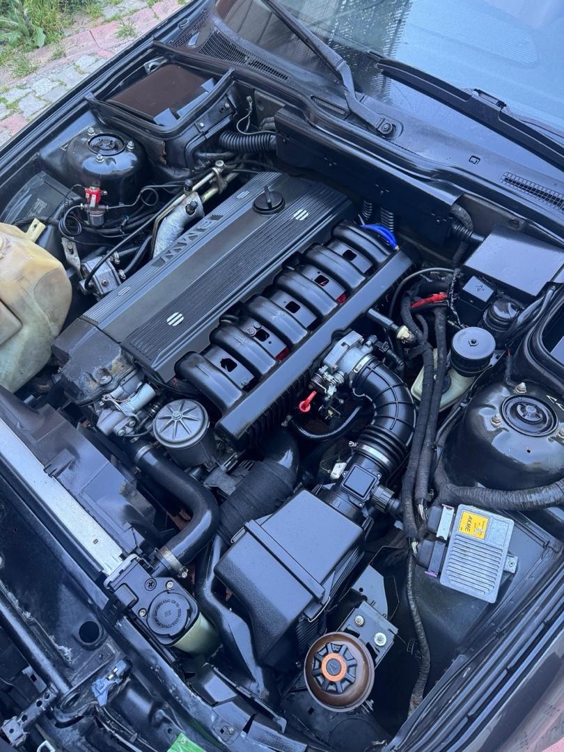 Acill !.. BMW E34 520i '93 DiamantSchwarz M50B20 Manuel Business - 13