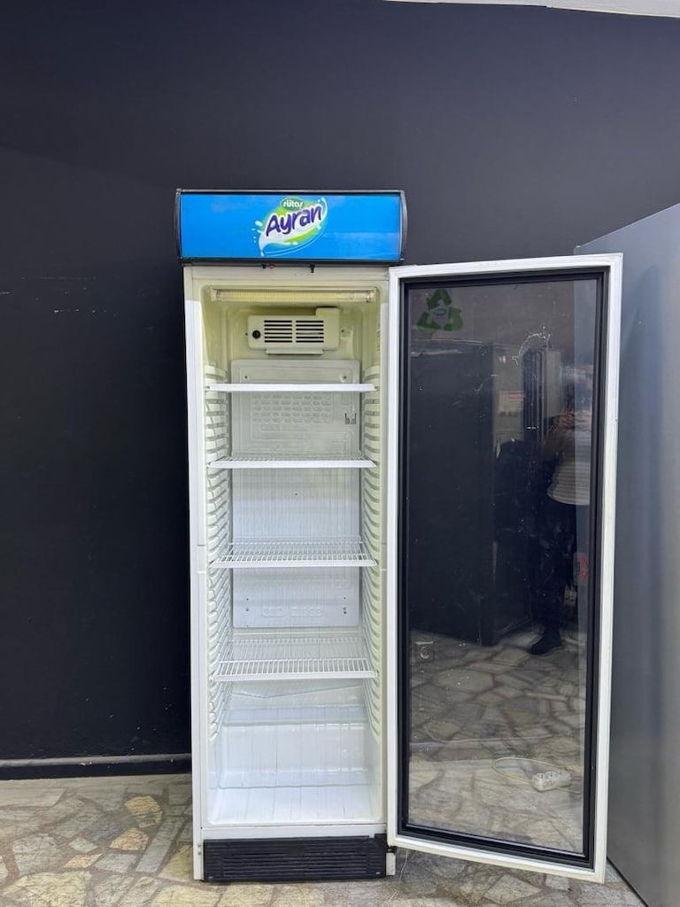 sıfır ayarında tertemiz Uğur kola meşrubat dolabı - 4