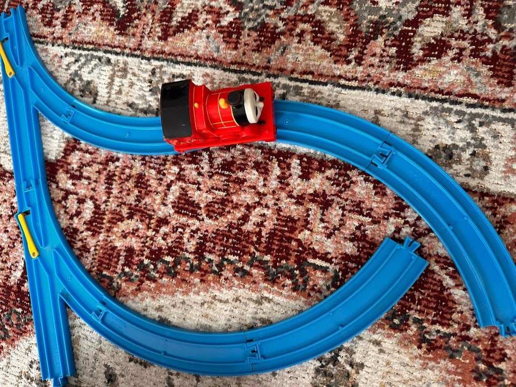 Magic tracks Renkli Bağlantılı Yol Seti +Mini pilli Araç - 12