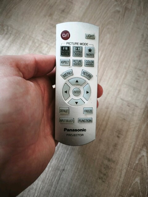 Panasonic Projeksiyon kumandası