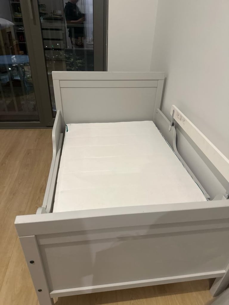 ikea sundvik karyola ve dolap birlikte 15000 - 2