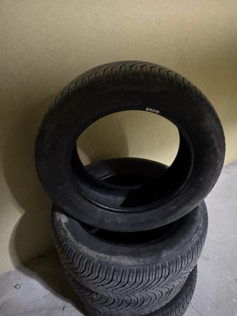 4 Adet Michelin 205/60 R16 96H Lastik - 2021 Üretim- Temiz durumdadır.