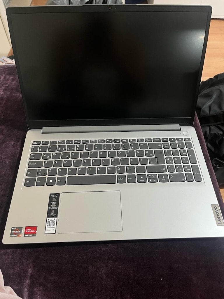 Lenovo IdeaPad 1 15.6” – Ryzen 5 5500U – Radeon Graphics – Temiz - 2