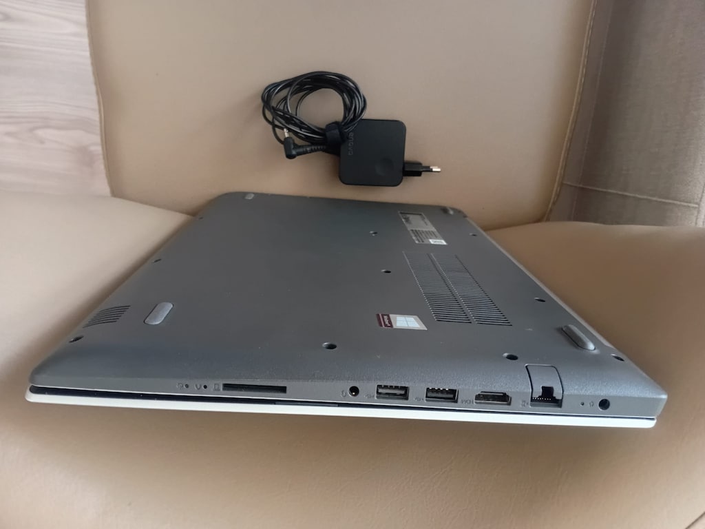 LENOVO LAPTOP - 8
