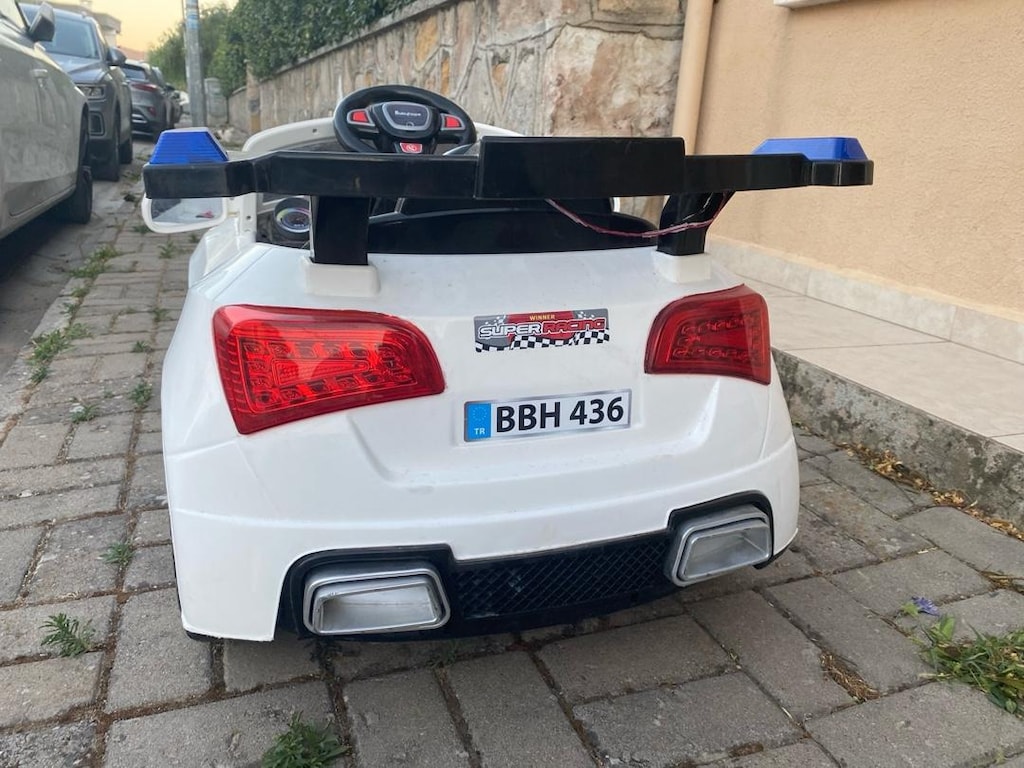 SIFIR AYARINDA TERTEMİZ 12V AUDİ LOGOLU AKÜLÜ ÇOCUK ARABASI - 3