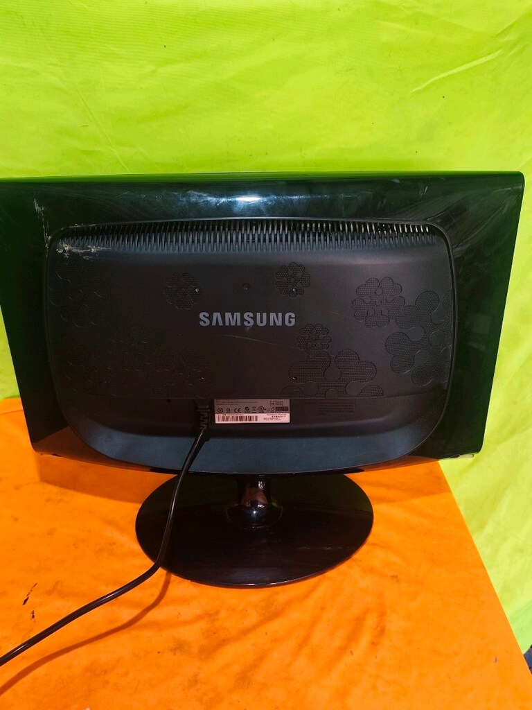 Samsung marka 24 inç monitör - 3