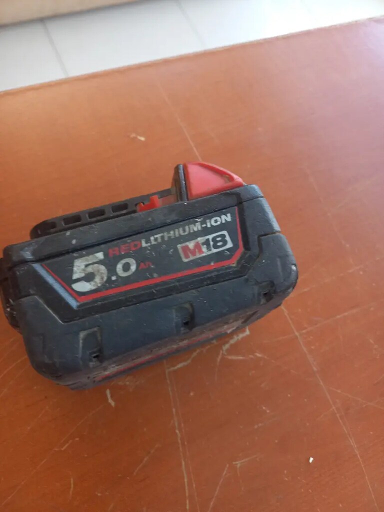 Milwaukee 18 v 5A lion - 2