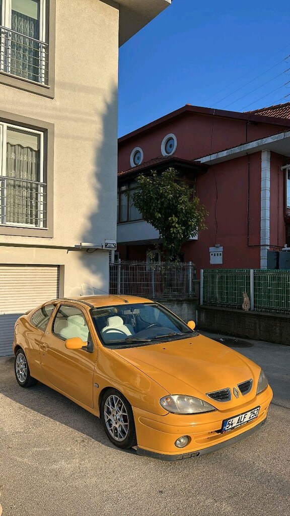 Renoult Megane 1 Coupe 2000 model 1.6 - 3