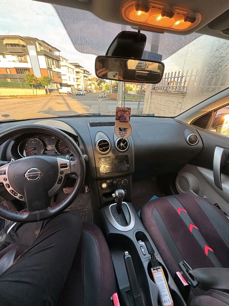 Siyah Nissan Otomobil - 6