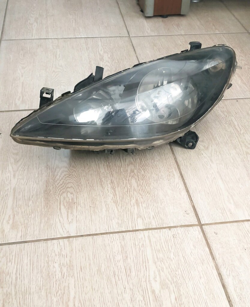 Peugeot 307 sol far orijinal çıkma hatasız içi siyah - 2