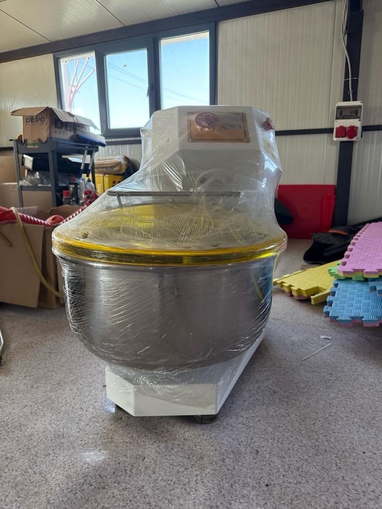 25 KG HAMUR YAĞURMA MAKİNESİ TEMİZ HATASIZ - 4