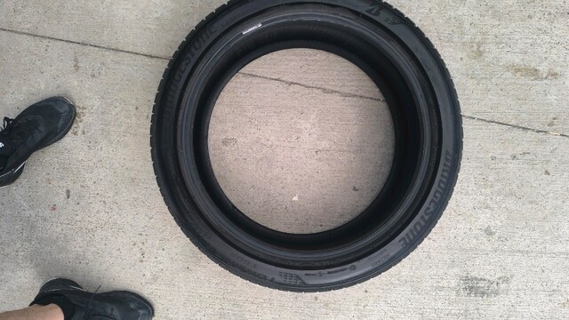 245/40/19 lastik 2 adet 2025 üretim 6 ay kullanildi