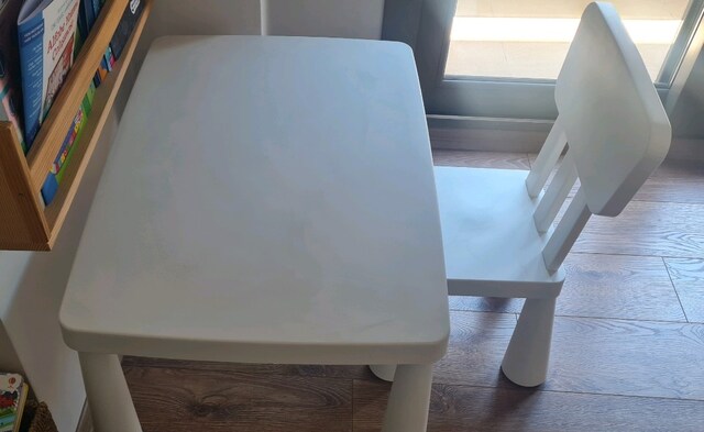 MAMMUT beyaz 77x55 cm çocuk masası MAMMUT beyaz çocuk sandalyesi