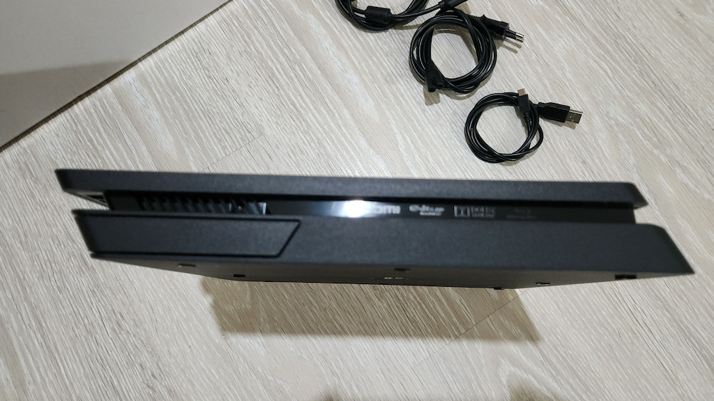 PS4 Slim 500 GB, Çift Kol, 2 CD Oyun, Sorunsuz Tertemiz Cihaz - 6