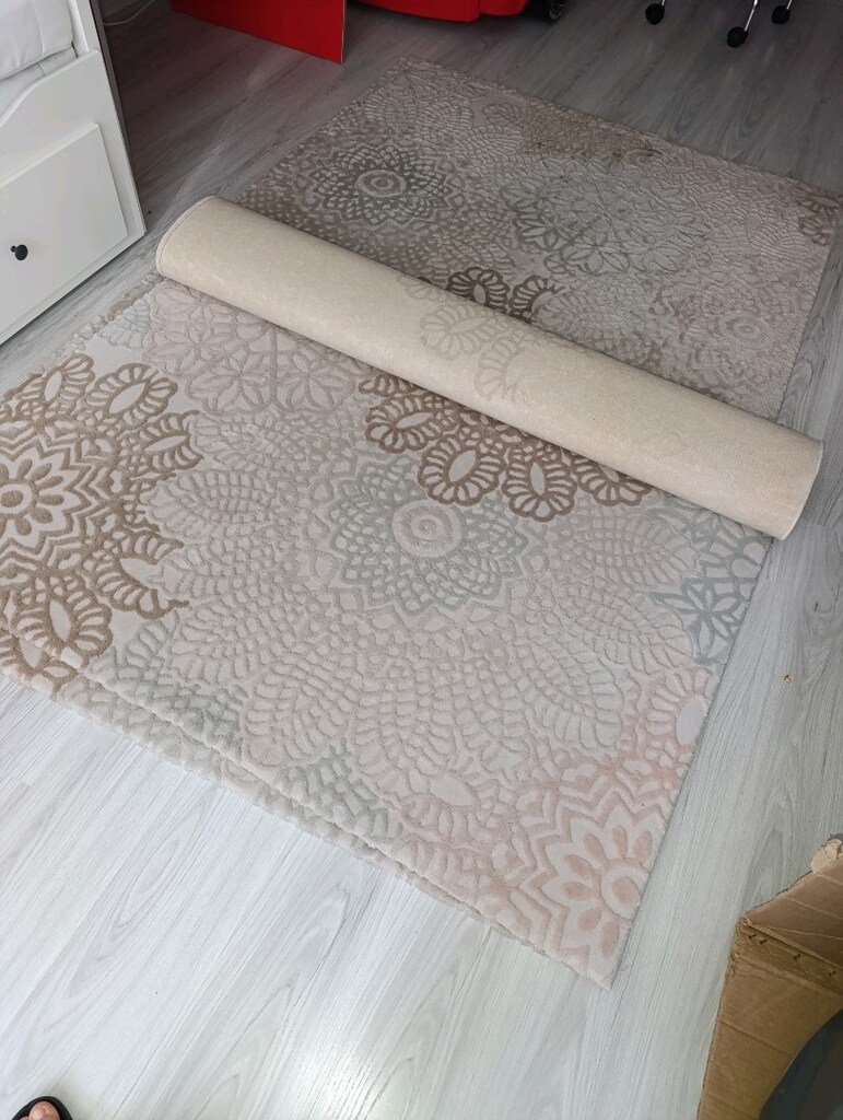 4 metre kare halı 2 adet ayni - 6