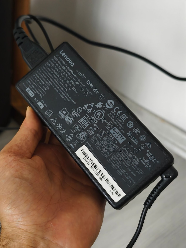 LENOVO AİO - 27 İNÇ 2K EKRAN -İ7 8700T - 8 GB DDR4 - 256 SSD - 18