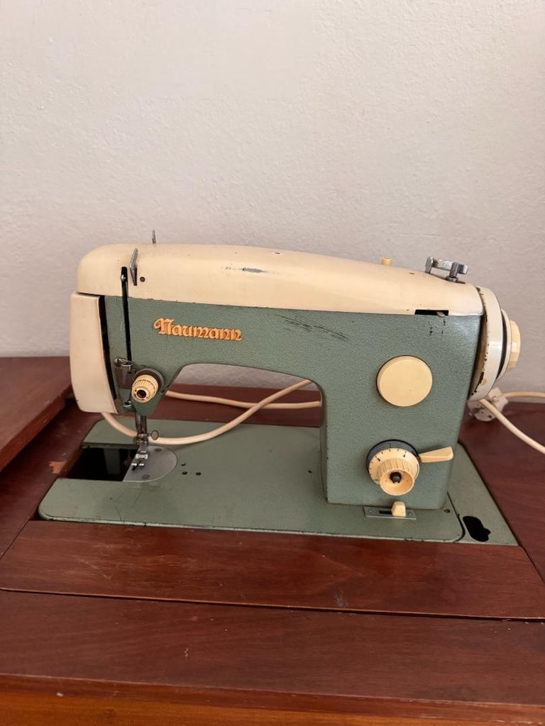 Dikiş Makinesi ve Sehpası - 8
