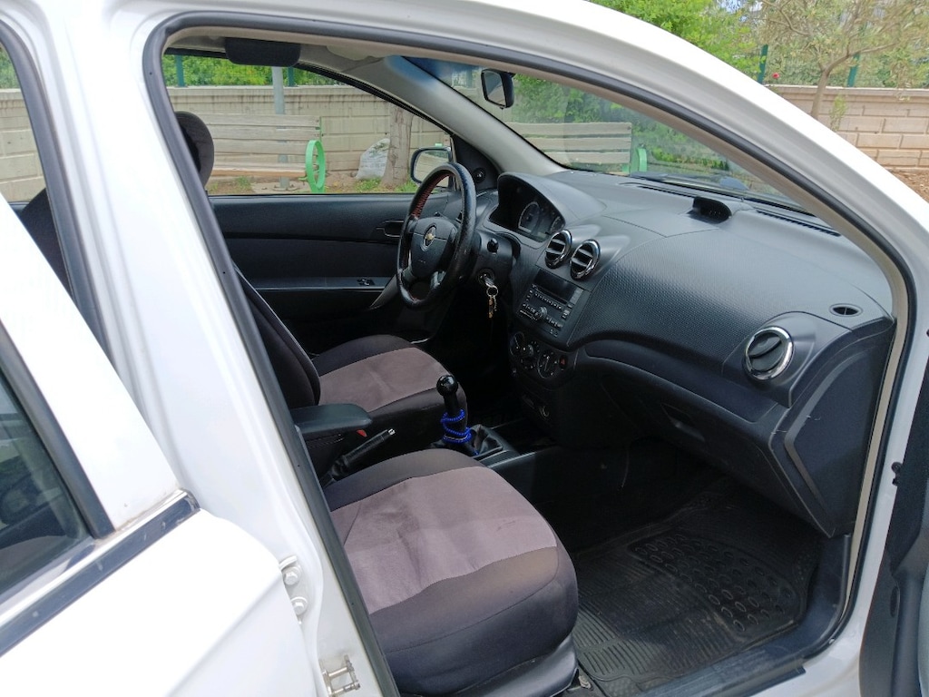 2012 model chevrolet aveo - 13
