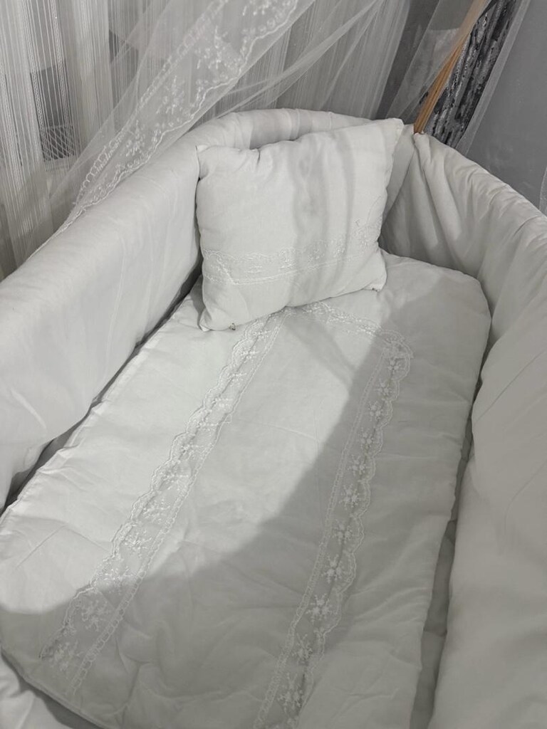 Beyaz civinlikli sepet beşik - 4