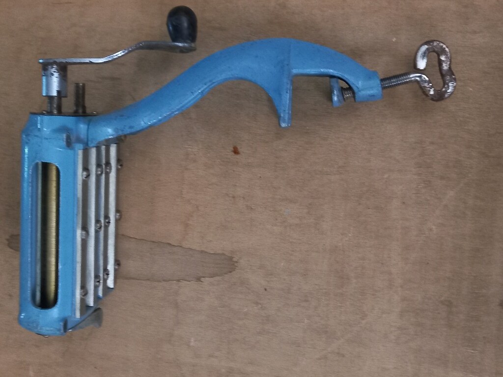 dededen kalma çok eski erişte makinası. - 5