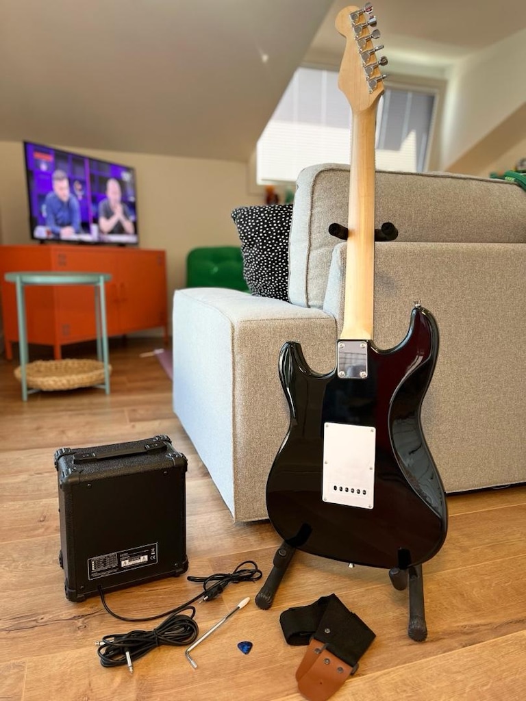 FULL SET PUKA STRATOCASTER ELEKTRO GİTAR + PUKA G-15 AMP - 10