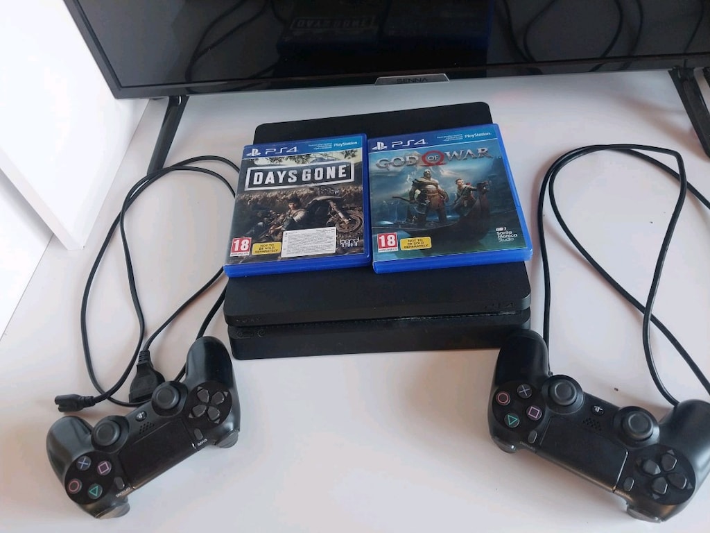 PlayStation 4 - 2