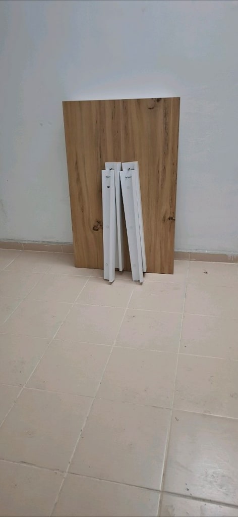 Yemek masası Rani marka yeni gibi sadece bir ay kullanıldı Ölçüleri 11 - 3