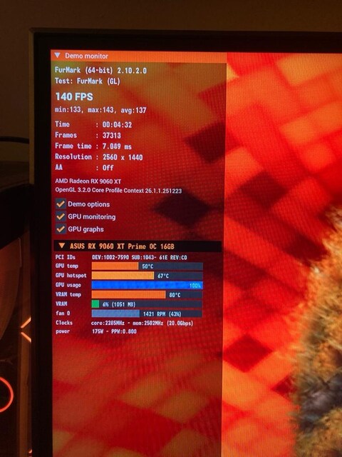 RYZEN 5 7500F İŞLEMCİLİ RX 9060 XT 16 GB EKRAN KARTLI OYUNCU KASASI