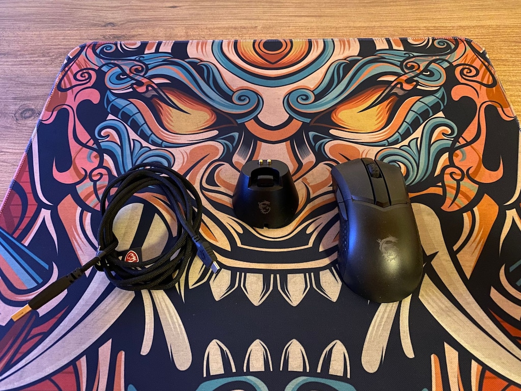 MSI Clutch GM51 Lightweight Wireless Oyuncu Mouse - Kutulu Şarj Standl