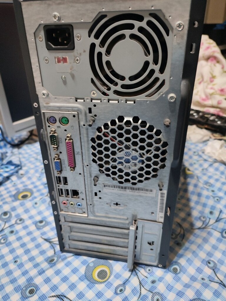 LENOVO MARKA IBM BİLGİSAYAR KASASI ARIZALI!!!! - 15