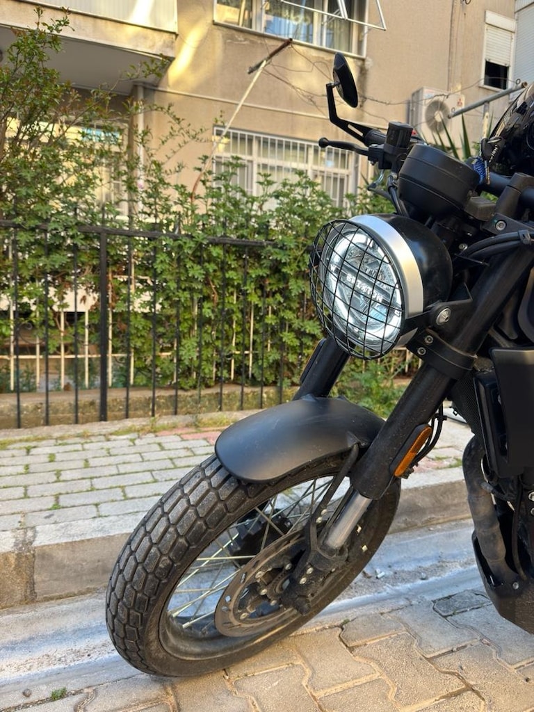 BRİXTON CROSSFİRE 125 / 2500 km de çok temiz garantili acil satılık!!! - 3