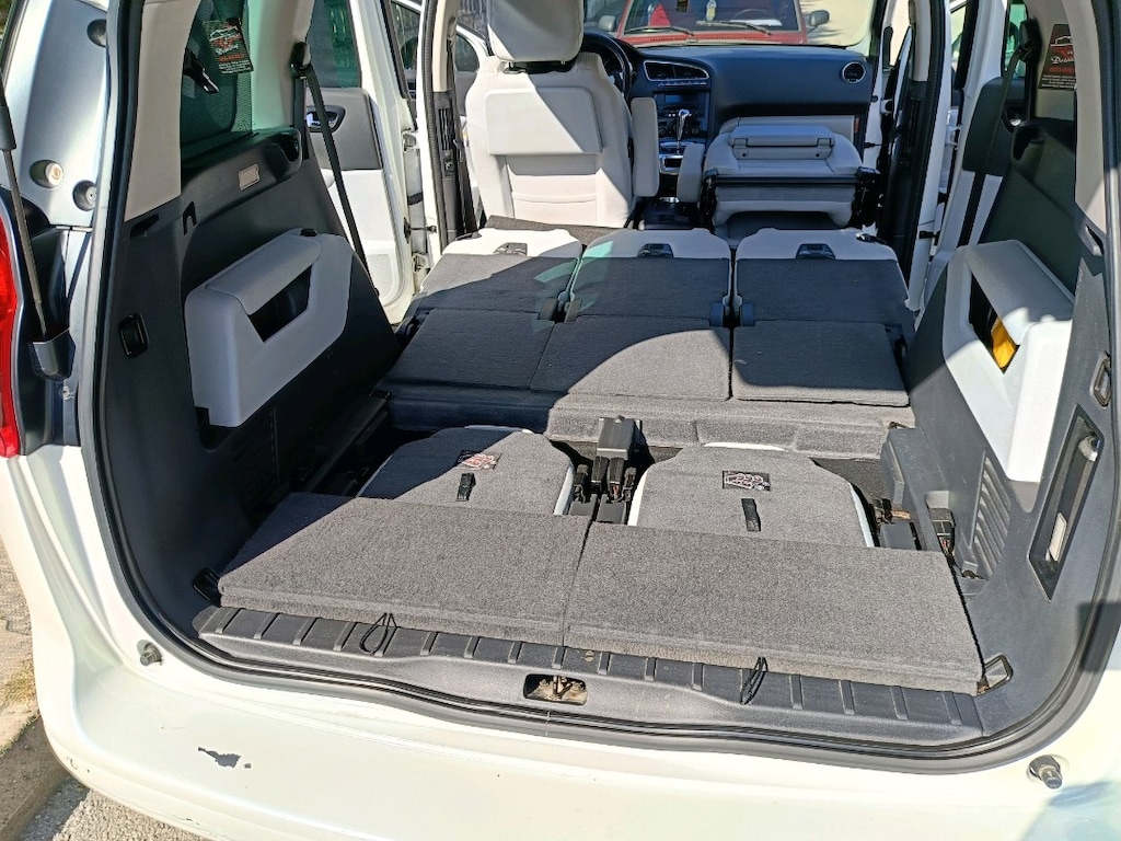 7 kişilik otomobil AİLE ARACİ Peugeot 5008 - 10