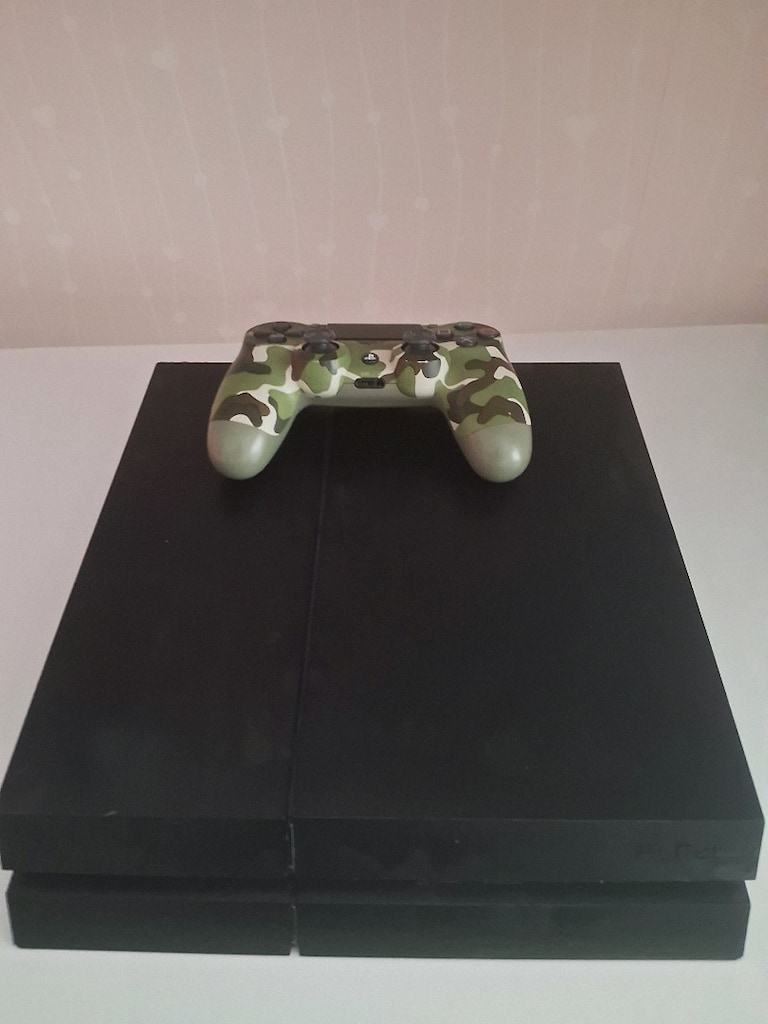 ps4 standart kasa 500gb + ps4 kolu asker desenli