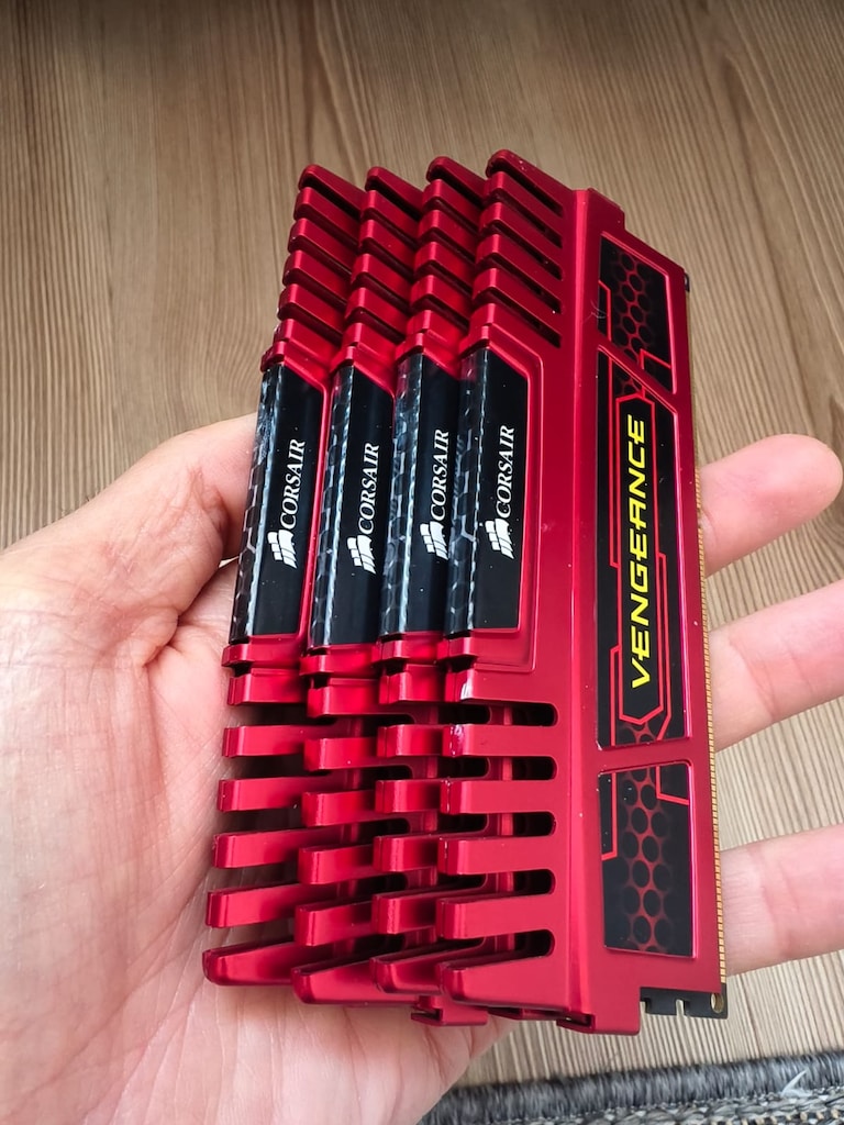16 GB DDR3 RAM - 8
