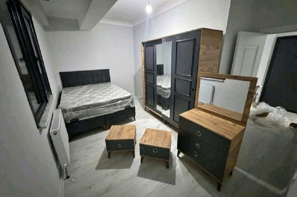 Komple Yatak Odası Takımı (Dolap+Şifonyer+2 Komodin+Baza+Başlık+Yatak - 2