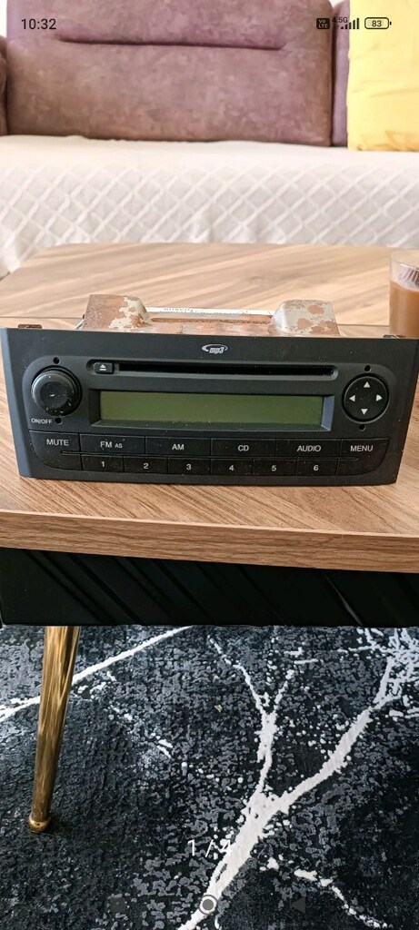 Linea fabrikasyon teyp MP3 CD çalar sıfır gibidir kızak ile birlikte.