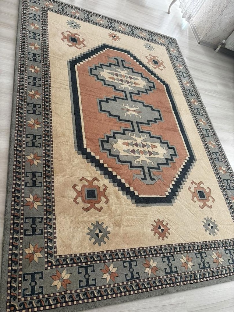şık desenli büyük halı ve yolluk şeklinde halılar kullanmaya hazır - 2