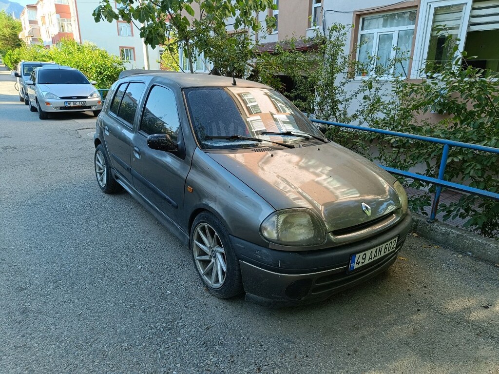 Öğretmenden Renault Clio-2 Fransız - 2