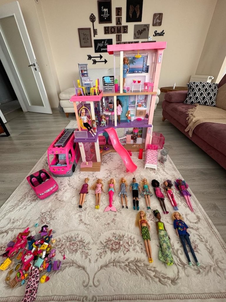 Barbie evi ve aksesuarları