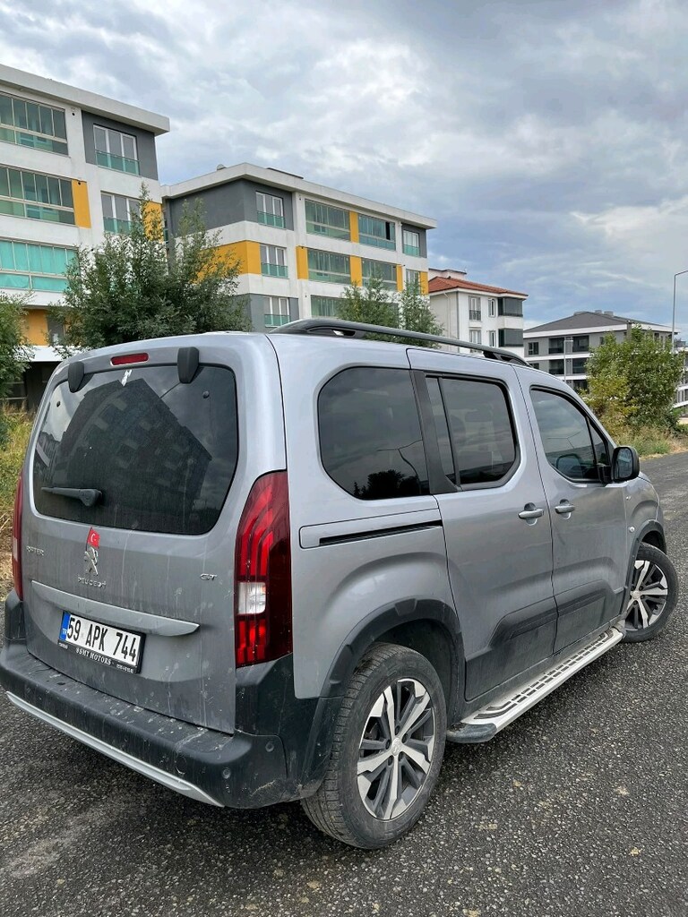 Sahibinden tertemiz bakımlı aile arabası - 4