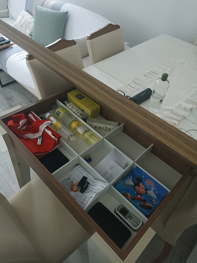 Açılabilir yemek masası 6 sandalye deri kumaş kaşıklık bölmesi bulunur - 6