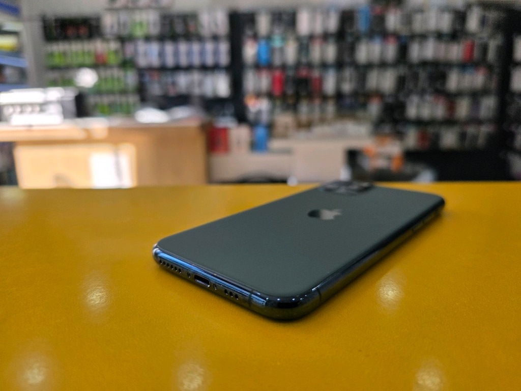 iPhone 11 Pro 64GB. Hatasız. Yeşil Renk. Pil:100 - 5
