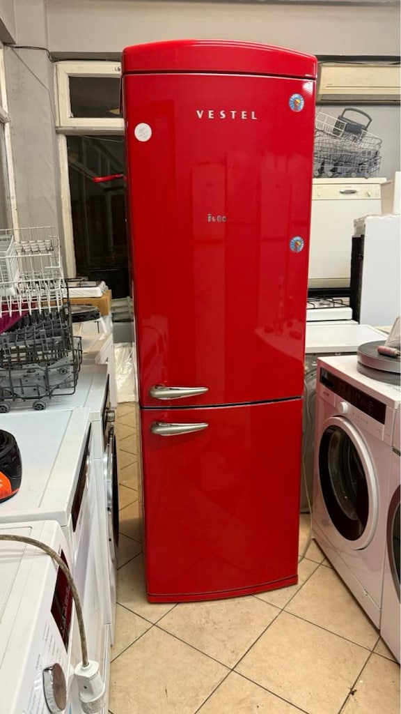 Vestel Kırmızı Buzdolabı - 5