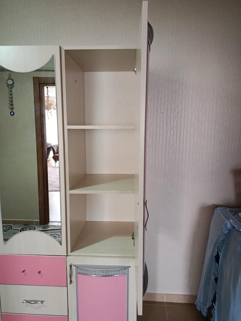 3 KAPILI AYNALI GARDIROP HERHANGİ BİR SORUNU YOKTUR • KREDİ KARTI VAR - 3