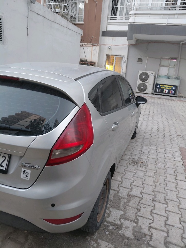 ford fiesta 2011 model - 2
