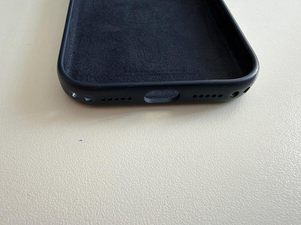 Apple iPhone 17 Pro MagSafe Silikon Kılıf – Gece Yarısı - 4