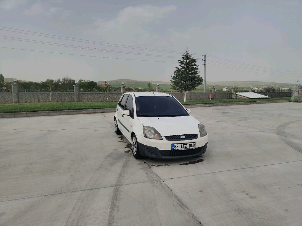 ACil Satılık 3. Sahibinden satılık Ford Fiesta cüzi pazarlık vardır - 3