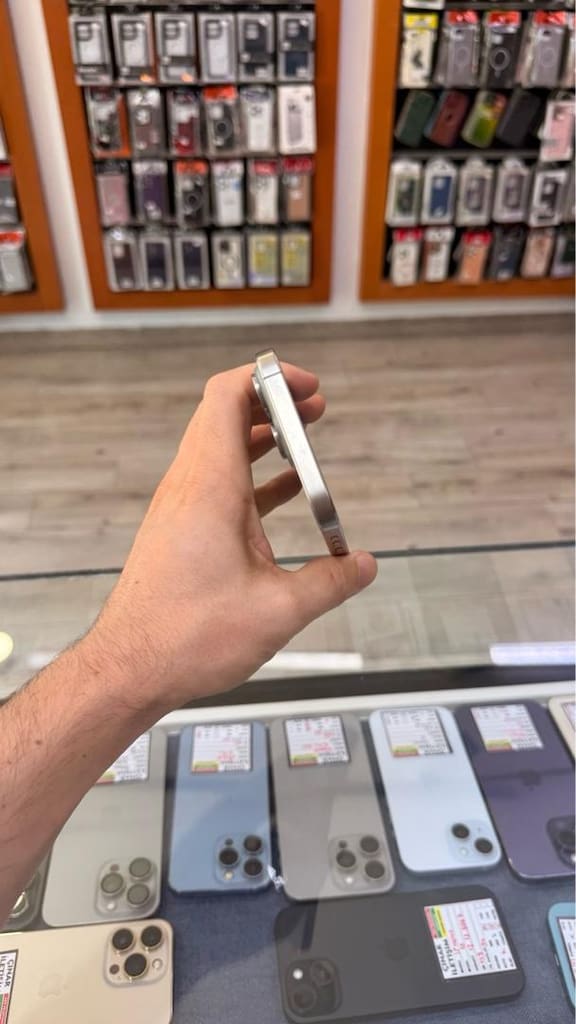 iPhone 15 Pro Max Natural Titanium 256GB - 4